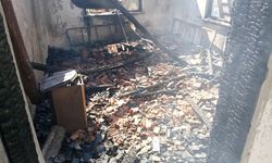 Bolu’da 2 katlı ev alevlere teslim oldu