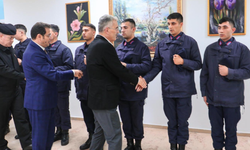 Bursa Valisi Ayyıldız Mehmetçiklerle bayramlaştı