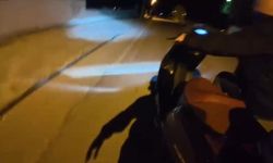 Bursa'da annesine gece motor sürmeyi öğreten genç izleyenleri güldürdü!