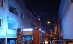 Bursa'da apartmanın çatı katında korkutan yangın!