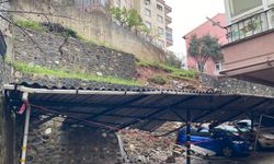 Bursa'da İstinat Duvarı Çöktü! Lüks Araçlar Zarar Gördü