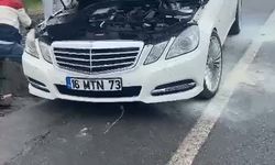 Bursa'da lüks otomobil küle dönmeden söndürüldü!