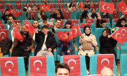 Bursa'da Milli maç heyecanı dev ekranda yaşandı!