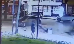 Bursa'da Motosiklet Otomobille Çarpıştı: Metrelerce Savrulan Sürücü Ağır Yaralandı