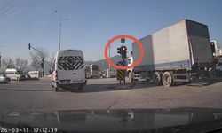 Bursa'da sürücüler kırmızı ışıkta durmadı!