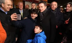 Bursa'da tarihi meydanda sahur yoğunluğu