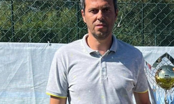 Bursa’da Halı Sahada Hayatını Kaybeden Eski Futbolcunun Son Anları Kamerada