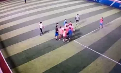 Halı Sahada Tekme ve Yumruklar Havada Uçuştu: Maç Değil Meydan Muharebesi!