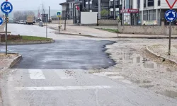 İnegöl’de asfalt tartışması büyüyor: “Hizmet” mi “yarım iş” mi?