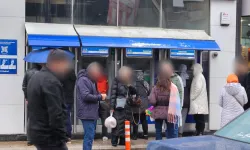 İnegöl’de Bayram Yoğunluğu: ATM’lerde Para Bitti