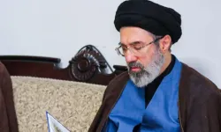 İran ordusu yeni dini lidere bağlılık açıkladı