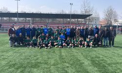 Kafkasspor U-15 takımı grubunu şampiyon tamamladı