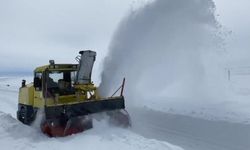 Kars'ta 25 köy yolu ulaşıma kapandı, ekipler seferber oldu