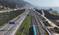 Kocaeli'de yüksek hızlı trenin çarptığı kişi hayatını yitirdi