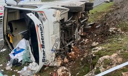 Mardin’de yolcu otobüsü devrildi! 24 yaralı