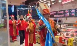 Mehter takımı ile iftara gittiler!