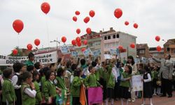 İnegöl’de öğrencilerden geri dönüşüm yürüyüşü: Temiz gelecek için anlamlı mesaj
