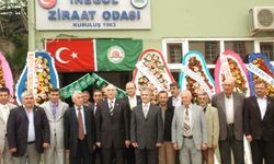 Şemsi Bayraktar İnegöl’de konuştu: “Çiftçiyi oy deposu olarak görüyorlar”