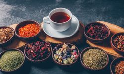 İftar Sonrası Şişkinliği Alan ve Rahat Uyutan 5 Bitki Çayı