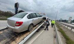 İnegöl’de iki otomobil çarpıştı: 2 sürücü yaralandı