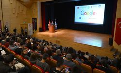 Yapay Zekâ Gazeteciliği Bitirir mi? Anadolu Üniversitesi’nde Yapay Zekâ ve Dijital Habercilik Eğitimi