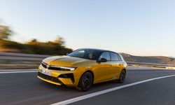 Yeni Opel Astra Türkiye’ye Geliyor! 130 Beygirlik Dizel Motoru ve Yenilenen Tasarımıyla Neler Sunacak?