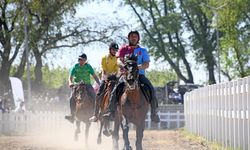 Bursa’da rahvan atlar yarıştı! 78 at birincilik için koştu