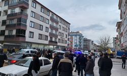 Balkondan pompalı tüfekle husumetlisini vurdu