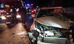 Beykoz’da servis minibüsü ile otomobil çarpıştı! 1’i ağır 12 yaralı