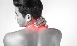 Bir Anda Boyun Tutulması ve Sırt Ağrısı Neden Olur? “Yel Girmesi” Nedir, Nasıl Geçer?