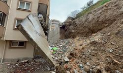 Bursa'da istinat duvarı çöktü!
