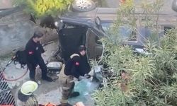 Bursa'da kaza yapan araç merdivenlerden yuvarlandı