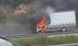 Bursa'da seyir halindeki kamyon, alev alev yandı!