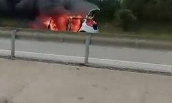Bursa'da seyir halindeki otomobil alev topuna döndü!