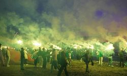 Bursa'da yüzlerce kişinin yaktığı meşaleler görsel şölen oluşturdu!