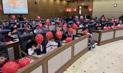 Bursalı çocuklar başkanlık ve meclis üyeliği koltuklarını devraldı!