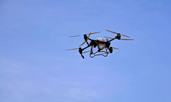 Çin Yeni Teknolojiyi Test Etti, Dronlar Mikrodalga Sistemiyle Havada Şarj Edildi!