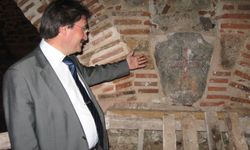 İnegöl Ortaköy Kervansarayı’nda Osmanlı Hoşgörüsünü Yansıtan Tarihi Taş Ortaya Çıktı