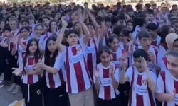 İnegöl OSB Ortaokulu’nda Öğrencilere İnegölspor Forması ve Eşofman Desteği