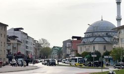 İnegöl Şampiyonluk Maçına Hazırlanıyor! Caddeler Kafkasspor Bayraklarıyla Süsleniyor