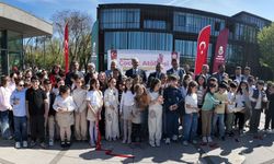 İnegöl’de Minik Ressamlardan 23 Nisan Sergisi: "Yürekleri Küçük Eserleri Büyük"