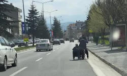 İnegöl'de Trafiği Tehlikeye Düşüren Yolculuk Kamerada