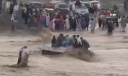 Pakistan’da Sel Felaketi! 40 Ölü, 15 Kişi Minibüste Mahsur Kaldı