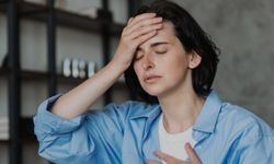 Panik Atak Mı Kalp Krizi Mi? Göğüs Ağrınızın Sebebi Hangisi Olabilir, Nasıl Ayırt Edilir?