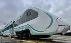 Raylarda Yeni Güç! Yerli Hızlı Tren 225 Km Hıza Ulaştı, Türkiye Ulaşımda Yeni Bir Eşiğe mi Geliyor?