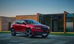 Yeni Alfa Romeo Tonale Türkiye’de Satışa Çıktı! Fiyatı Dudak Uçuklattı, Özellikleri Neler Sunuyor?