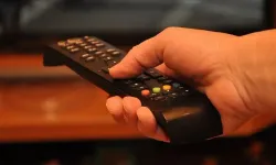15 MAYIS 2026 CUMA TV YAYIN AKIŞI! Bugün televizyonda hangi dizi ve filmler var?