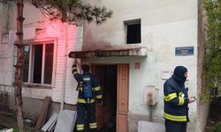 Evde çıkan yangında dumandan etkilenen 98 yaşındaki kadın hayatını kaybetti