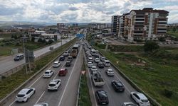 Bayram Dönüşü Başladı! Kırıkkale’de Kilit Kavşakta Trafik Yoğunluğu