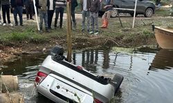 Bursa'da otomobil göle uçtu!
